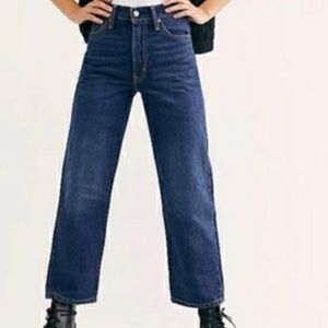 Levi’s Ribcage Straight Jeans
